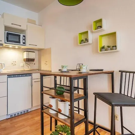 Two In One Building-schlachte Apartman